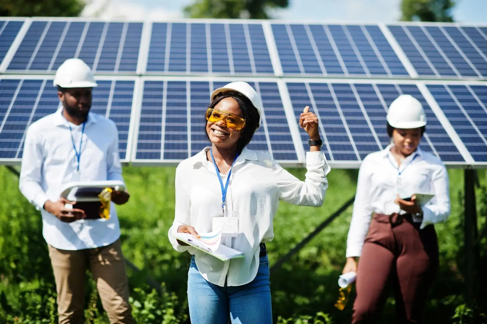 Africa’s Renewable Energy: A New Frontier for Middle Eastern Investors, Why Middle East Investors Should Focus On Renewable Energy Business in Africa? Africa For Investors, Arise IIP SEZs