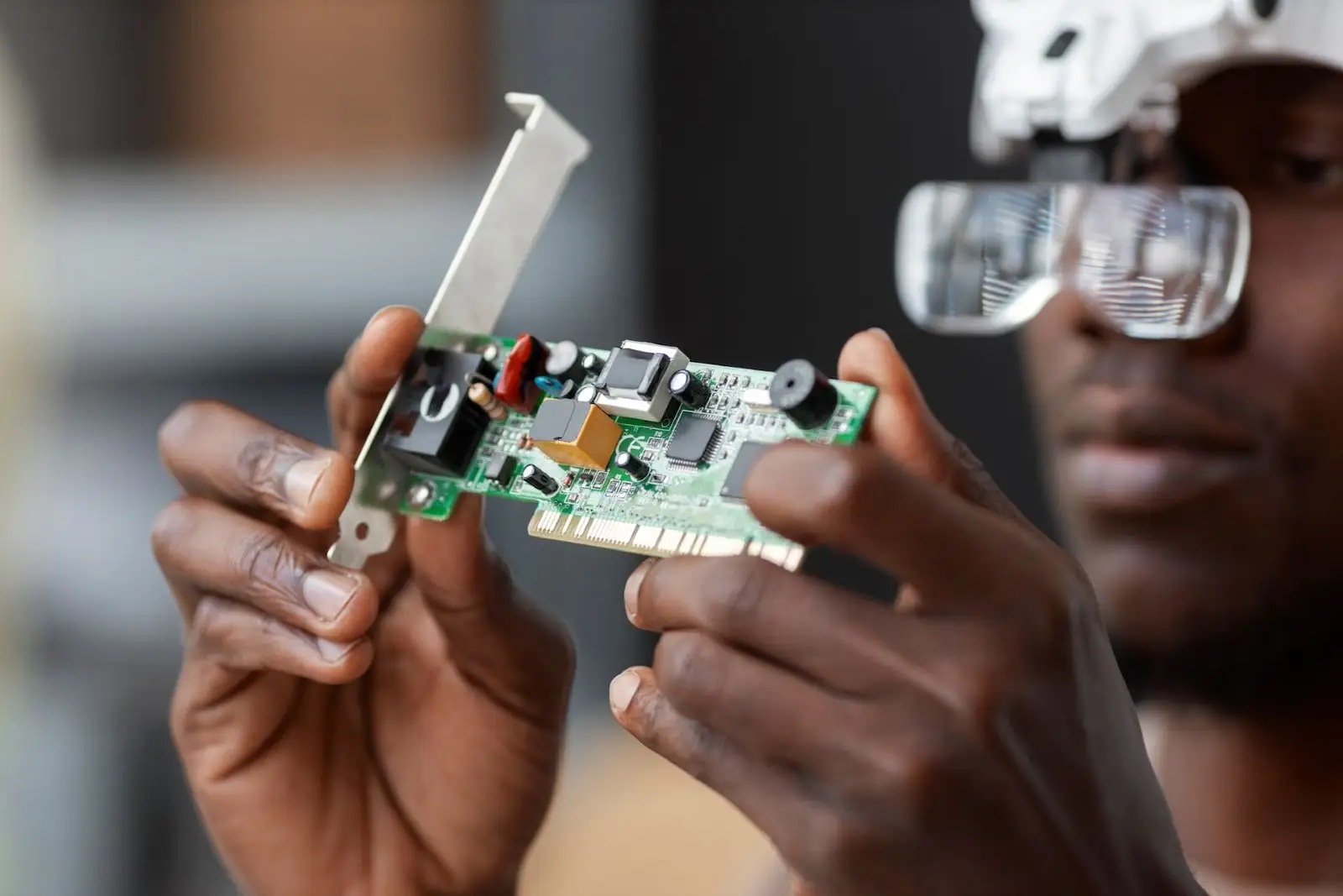 Looking to invest? African consumer electronics could be a goldmine for Indian Investors! Consumer Electronics: A Market On The Rise, Africa For Investors, Arise IIP SEZs